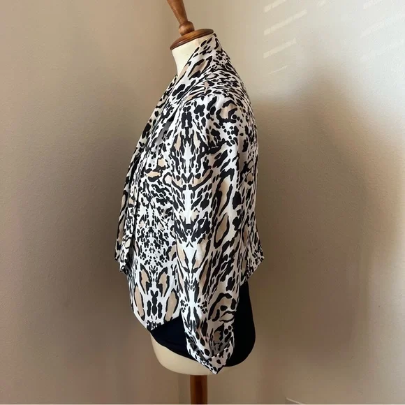Bebe Shawl Collar White Leopard Blazer - Picture 4 of 10